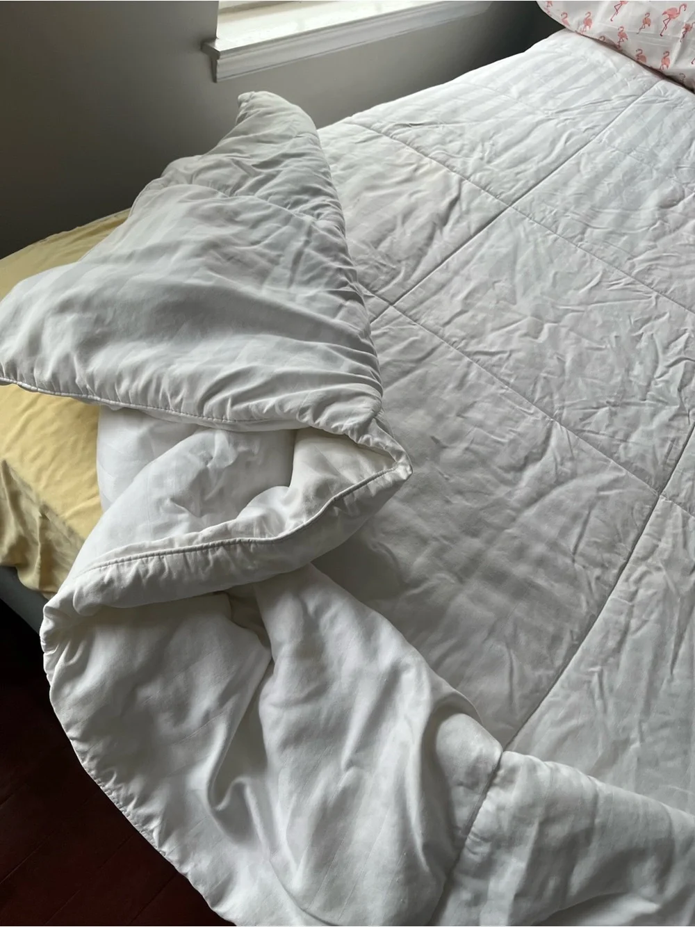 Real Simple White comforter only w/ Flaws